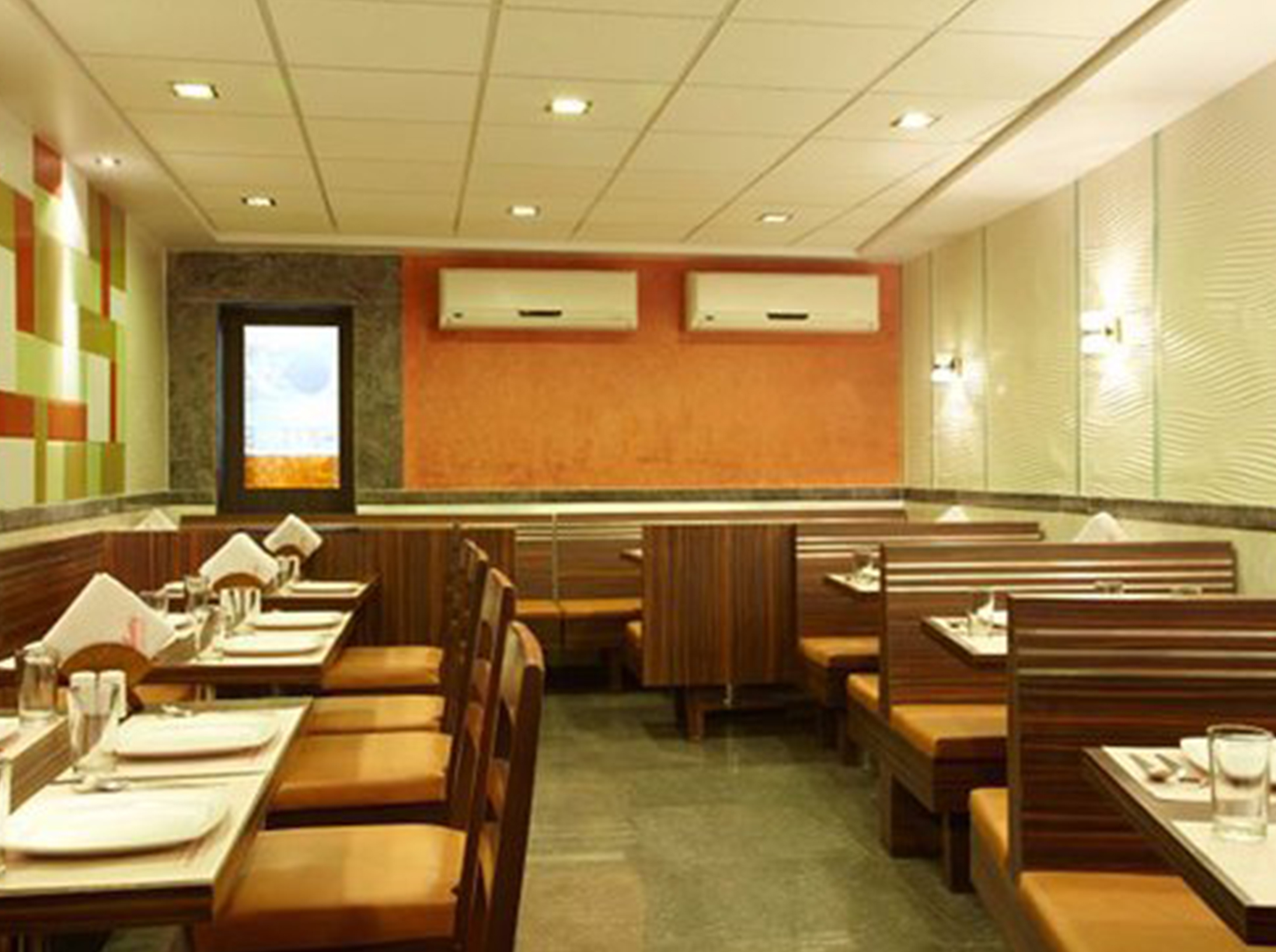 Hotels & Restaurants